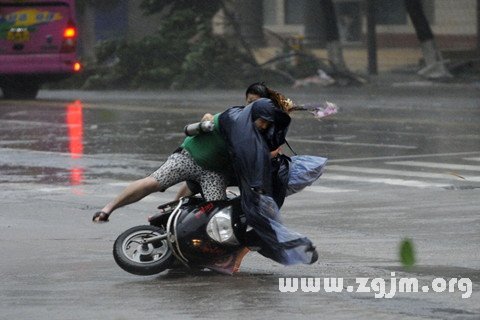 梦见狂风暴雨