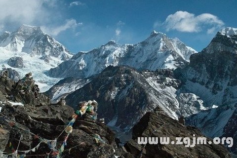 梦见顶着一座山